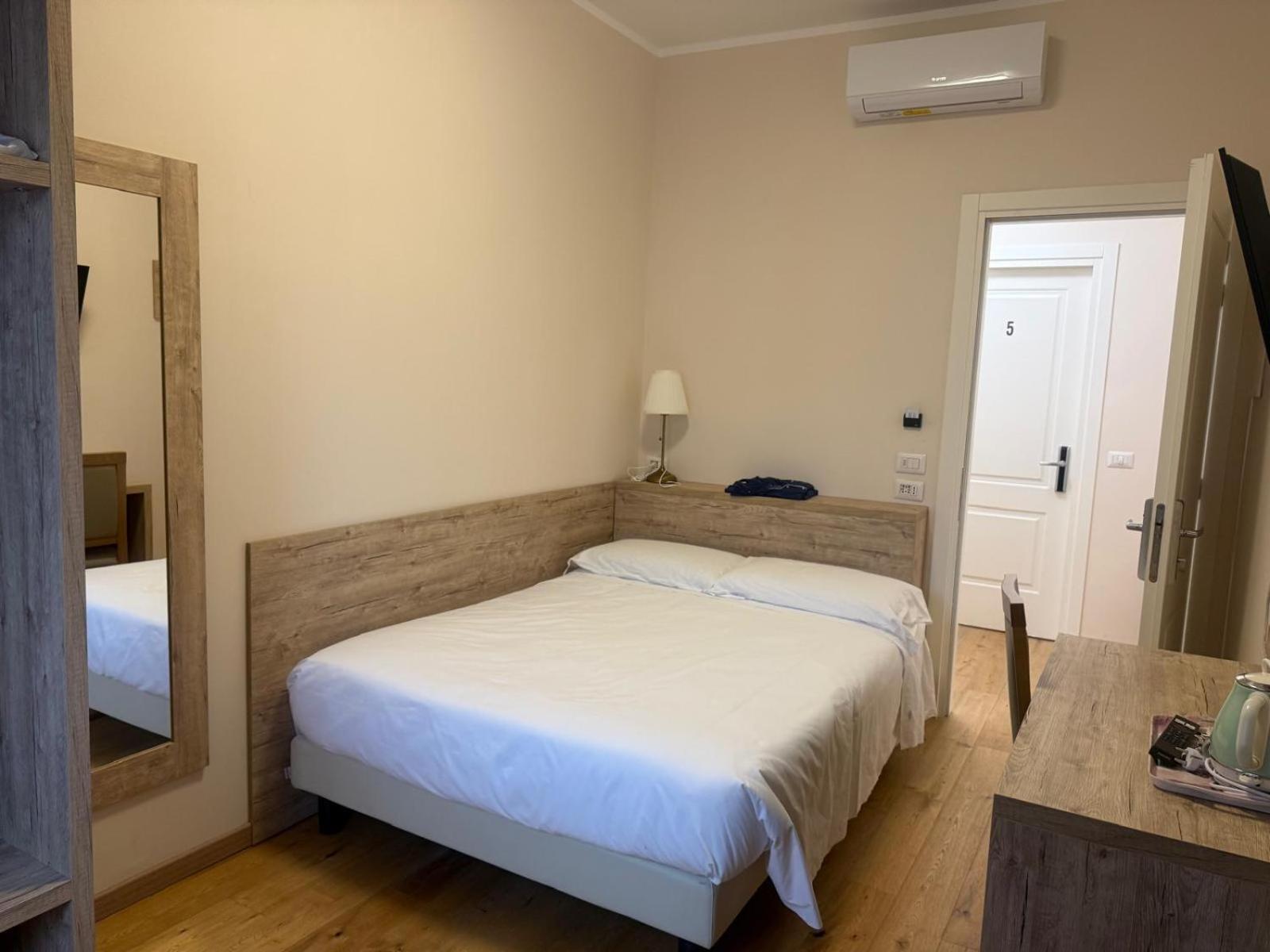 Guesthouse Central Station Group - Via Ponte Seveso 18 Милан Экстерьер фото