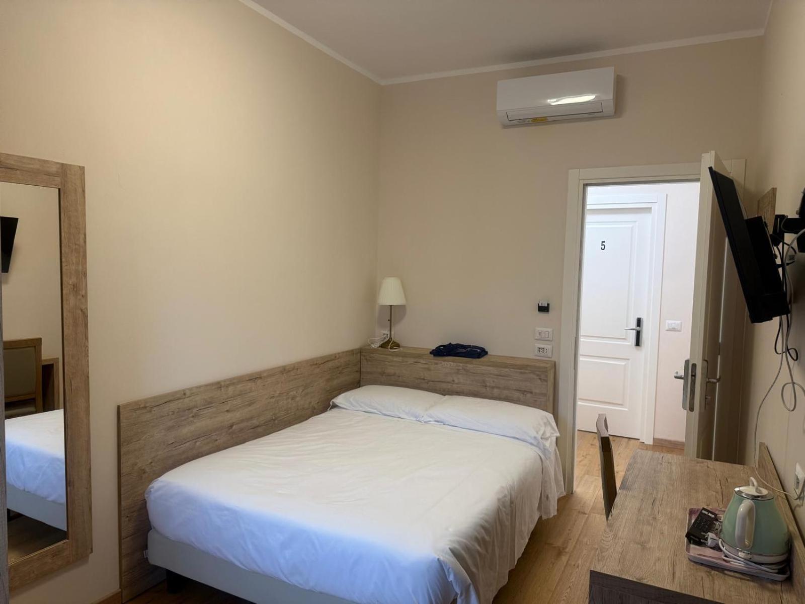 Guesthouse Central Station Group - Via Ponte Seveso 18 Милан Экстерьер фото